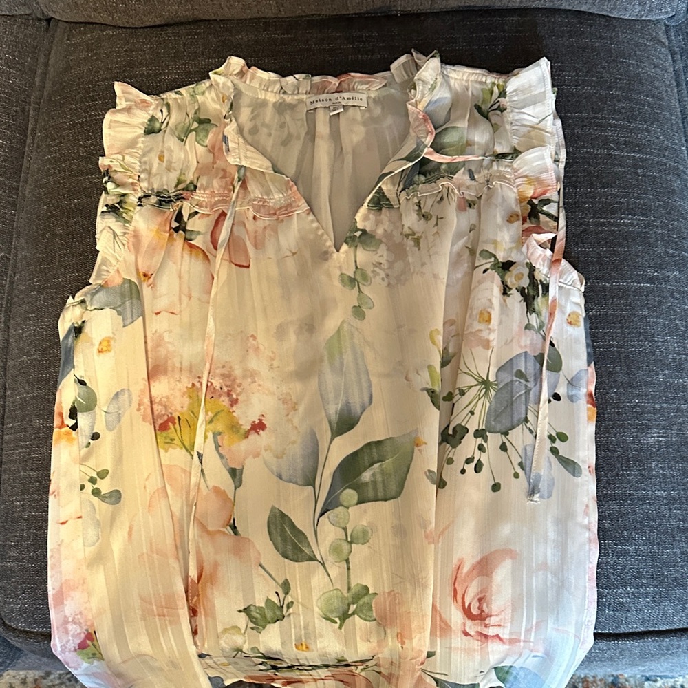 Floral Sleeveless Blouse